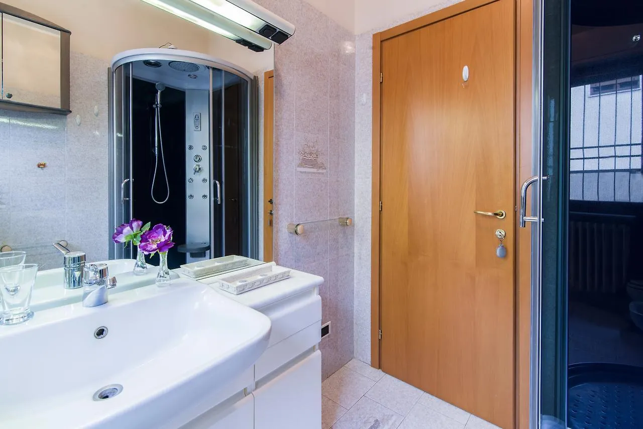 San Siro Stadium & Fieramilano Flat Apartment 0*, Milan